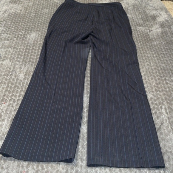 East 5th Business Suit.  Blazer and slacks.  Size 6. Multi color pin strips. - Picture 14 of 16